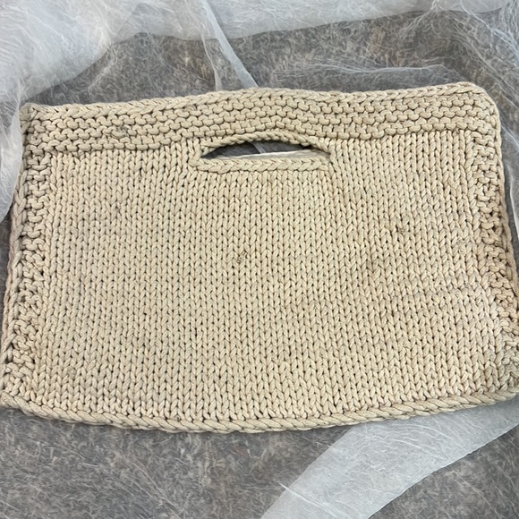 Met Sea ivory all knit clutch - Picture 3 of 7